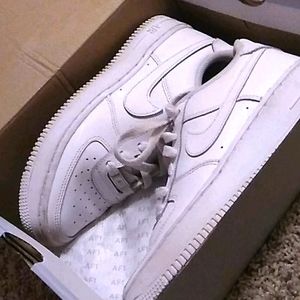 Air Force ones (white)